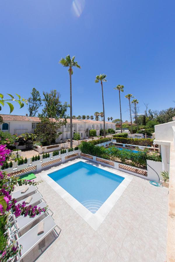 Semesterbostad Charming Townhouse/5bedrs/front Beach/private Pool