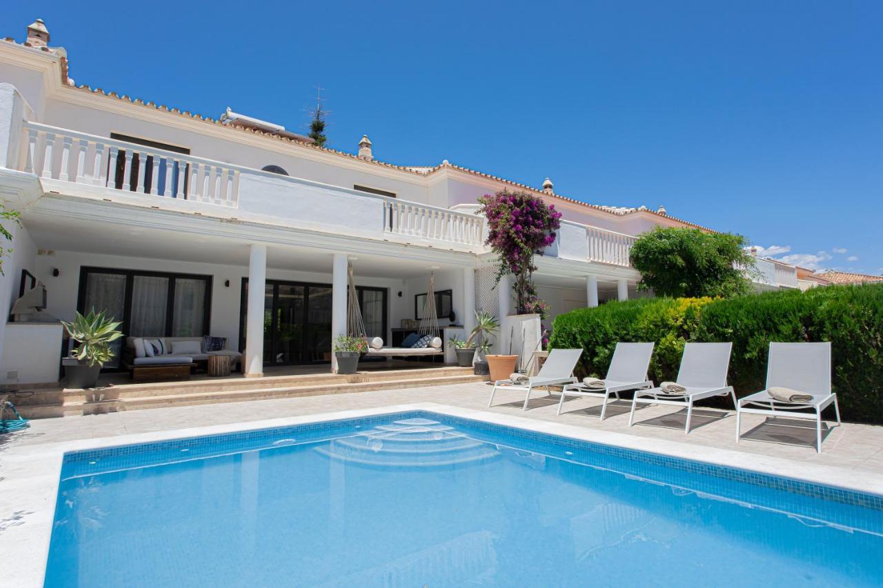 Semesterbostad Charming Townhouse/5bedrs/front Beach/private Pool *